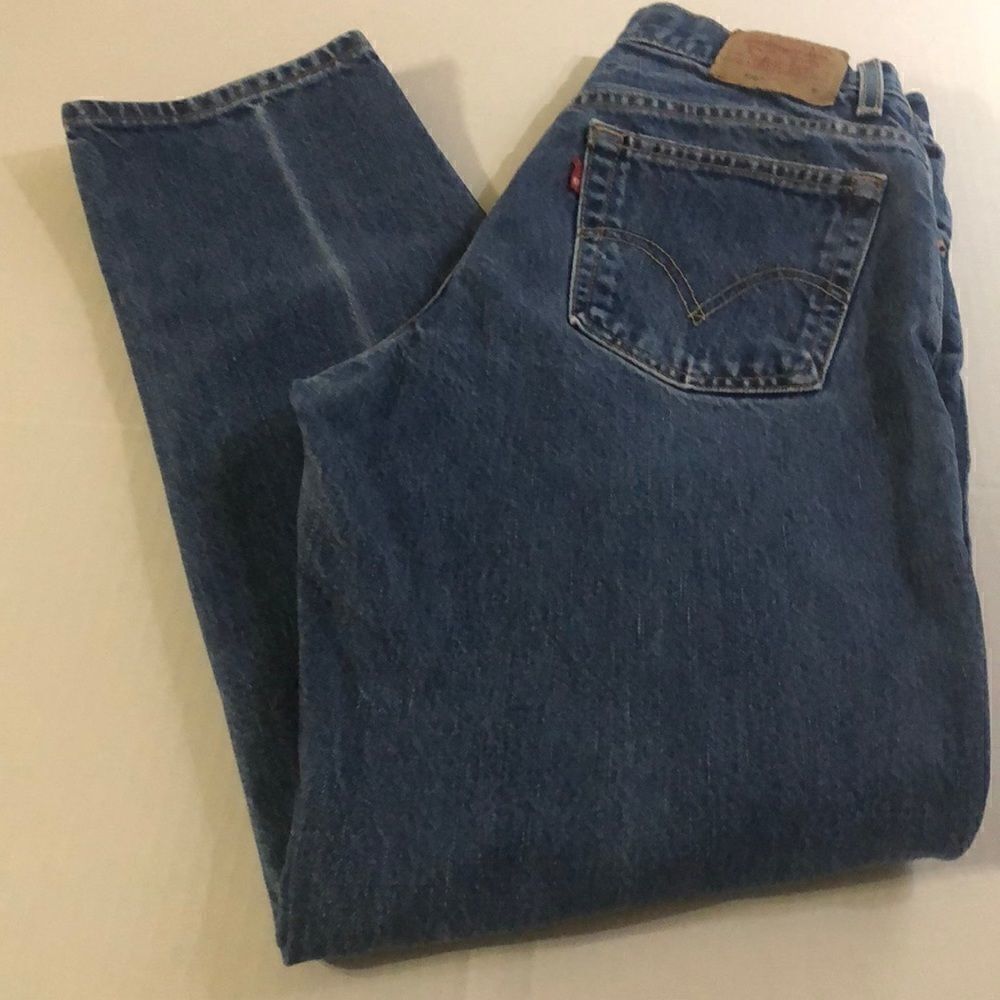 ✔️Levi’s Mom Jeans  
